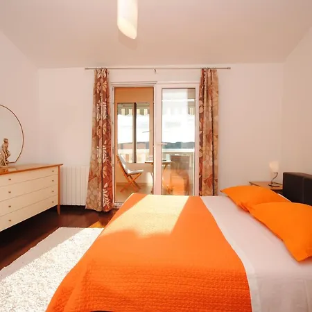 Apartment Lucija